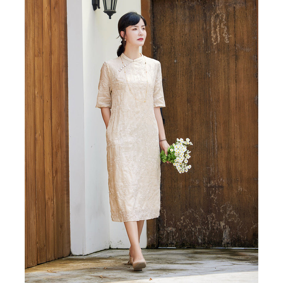 Robe Qipao ample brodée en ramie abricot clair