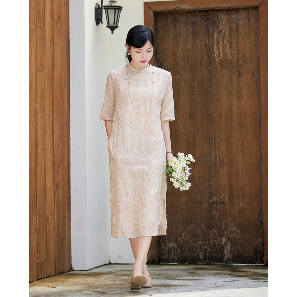 Robe Qipao ample brodée en ramie abricot clair