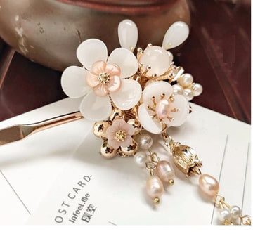 Oriental Floral Jade Look-Alike Hair Stick with Pearl Tassel