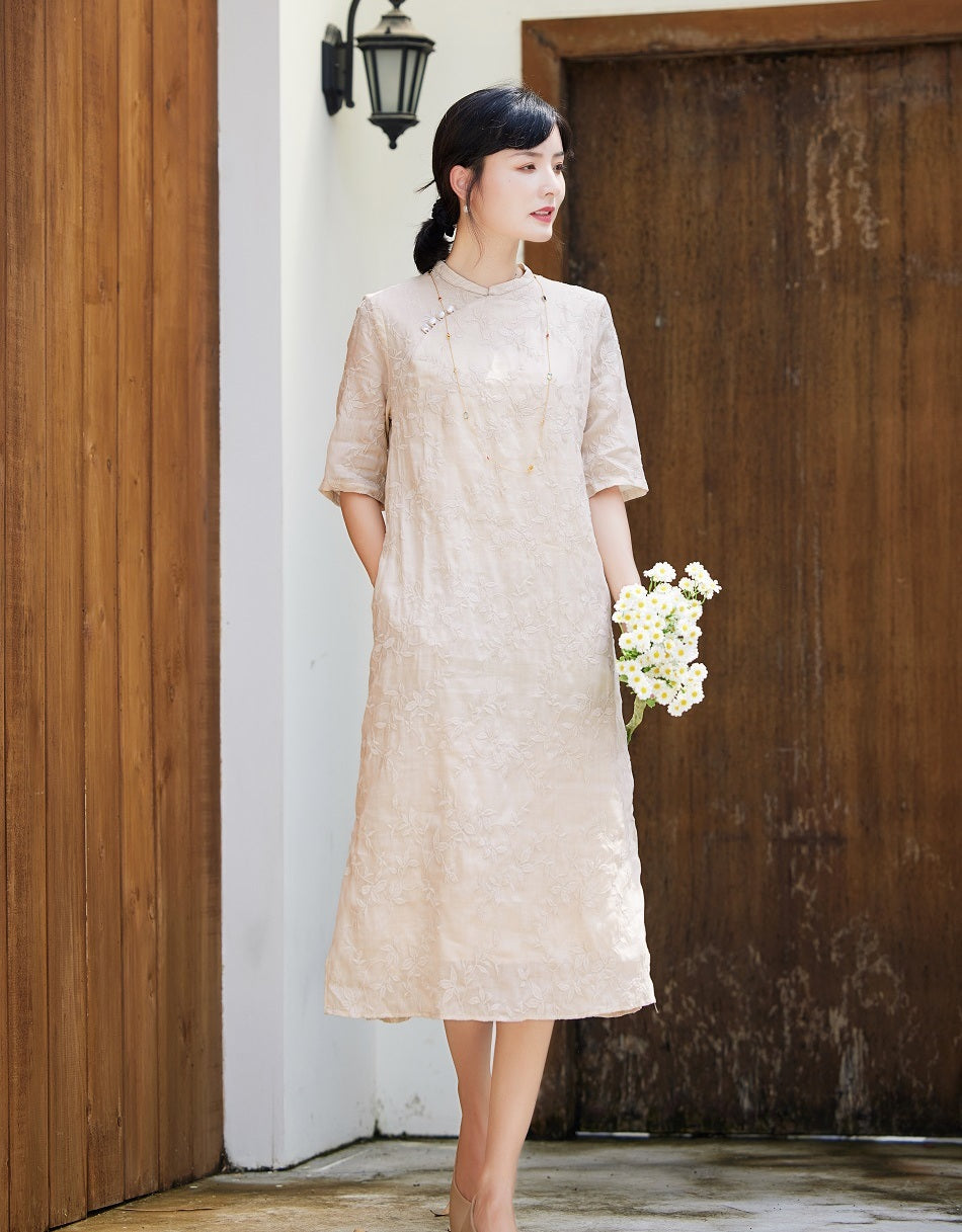 Robe Qipao ample brodée en ramie abricot clair
