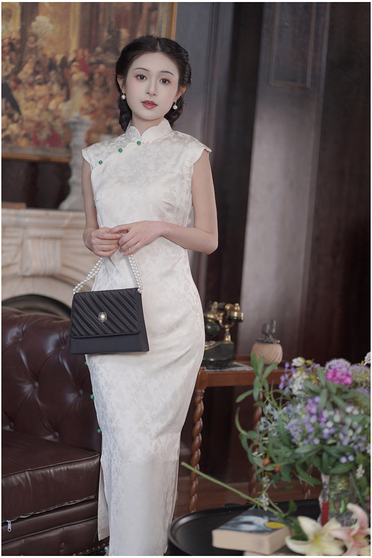 Weißes ärmelloses Cheongsam-Qipao-Kleid | Breeze