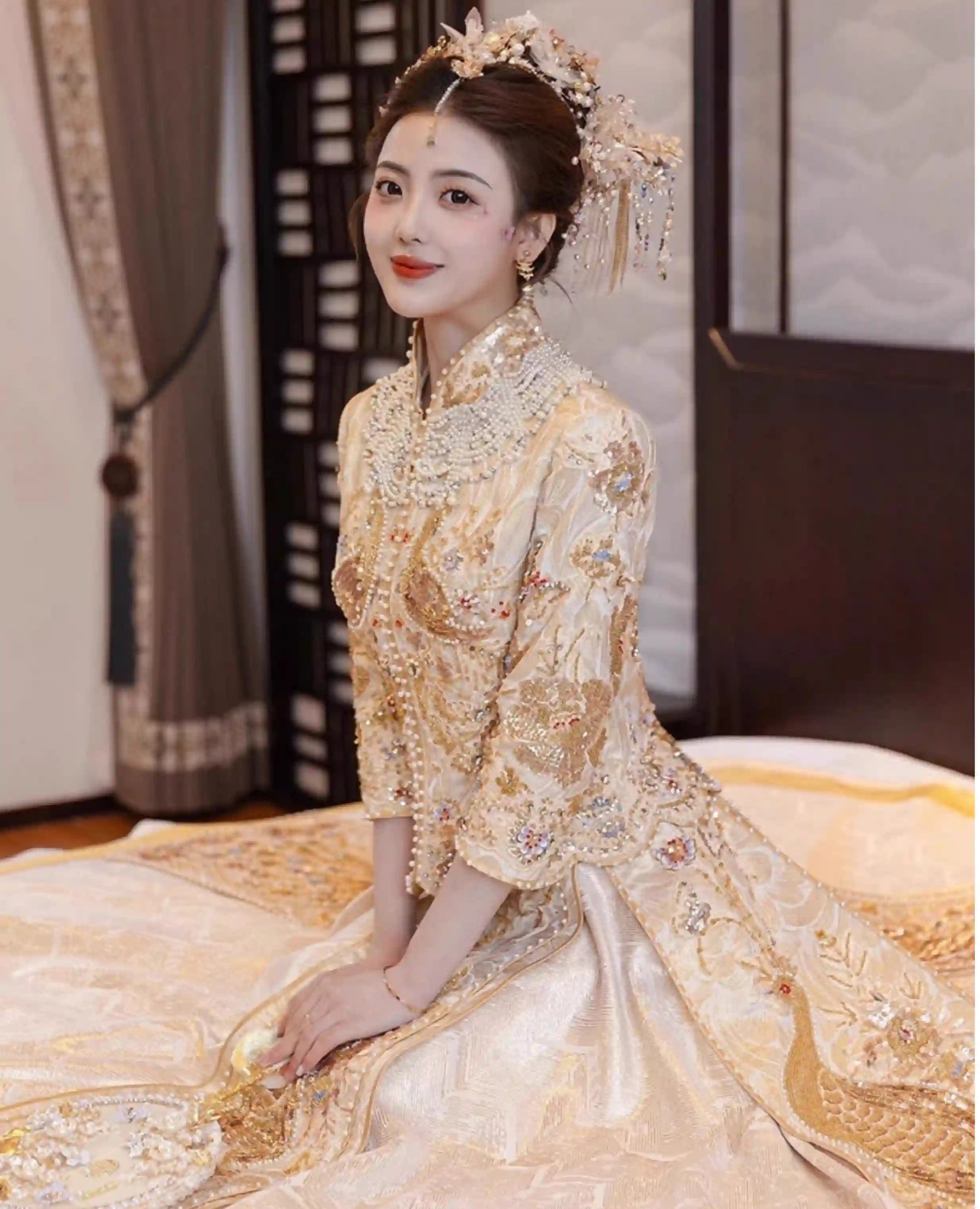 Golden Bridal beaded Traditional Chinese Wedding Qun Kwa Dress Golden Bridal beaded Traditional Chinese Wedding Qun Kwa Dress