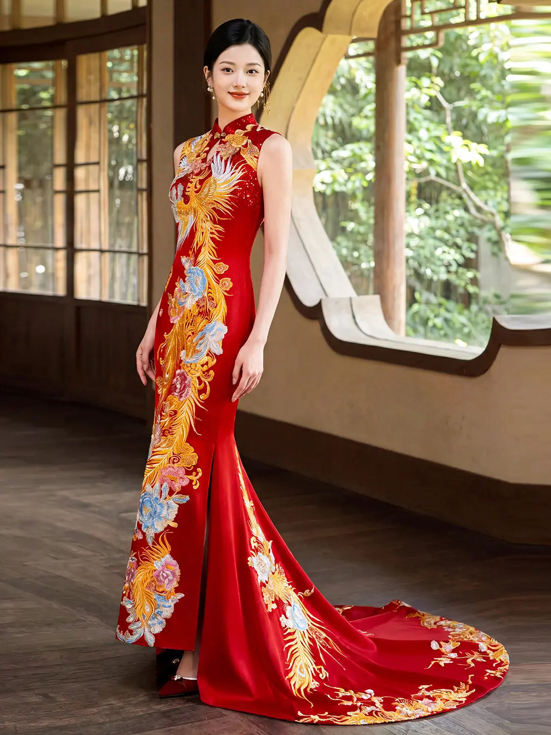 Modern Chinese Sleeveless Phoenix Wedding Qipao with Train