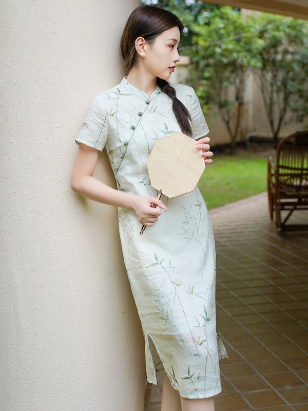 Pastel Green Bamboo Print Ramie Cheongsam – a breathable, elegant qipao perfect for summer gatherings and casual chic.