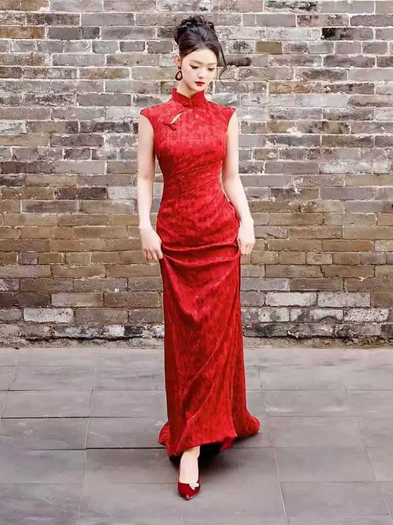 Red Sleeveless Qipao Dress with Train Modern Chinese Wedding Cheongsam Oriental Me Red Sleeveless Qipao Dress with Train Modern Chinese Wedding Cheongsam Oriental Me