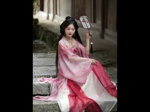 Hanfu-Kleid aus der Song-Dynastie mit Pfingstrosenstickerei in Rot und Rosa