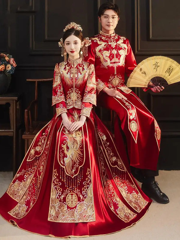 Bride and groom in traditional Chinese Wedding  Attire Qun Kwa & dragon Tang  Suit Set