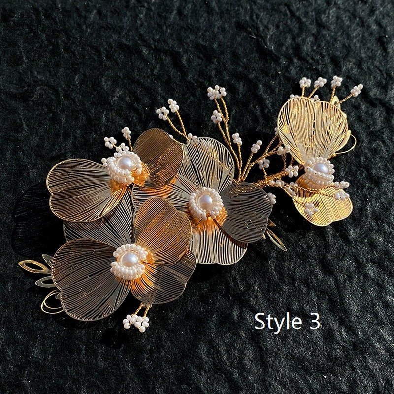 Golden Flower Petals Hairpiece - Oriental Me