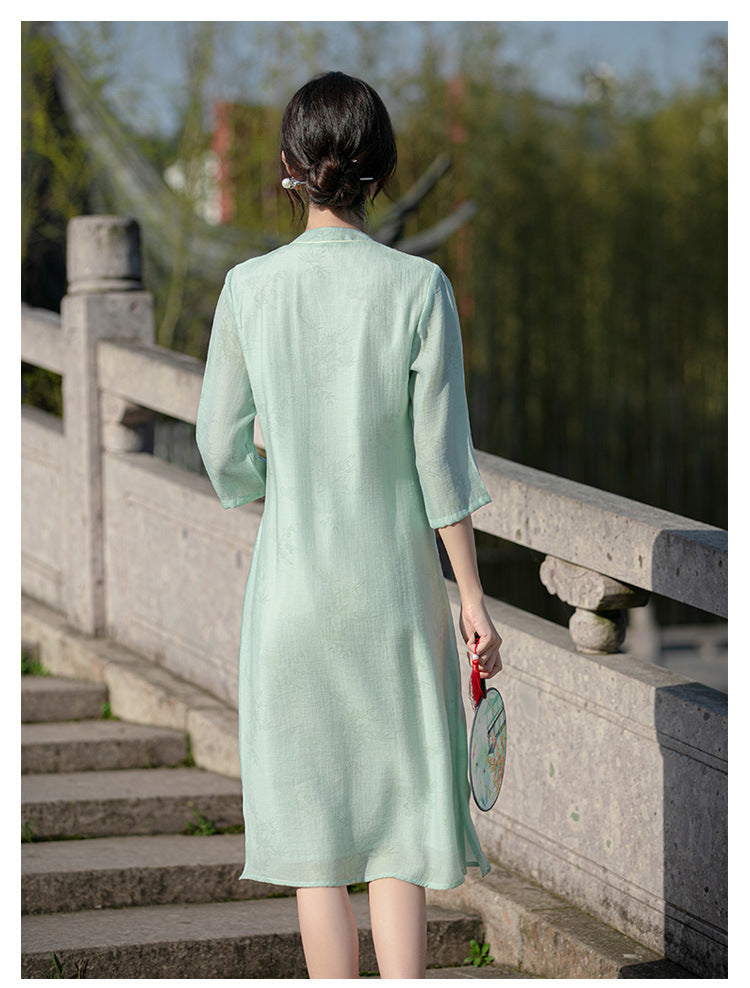 Lockeres Cheongsam-Qipao-Kleid mit grünem Bambusblätter-Print