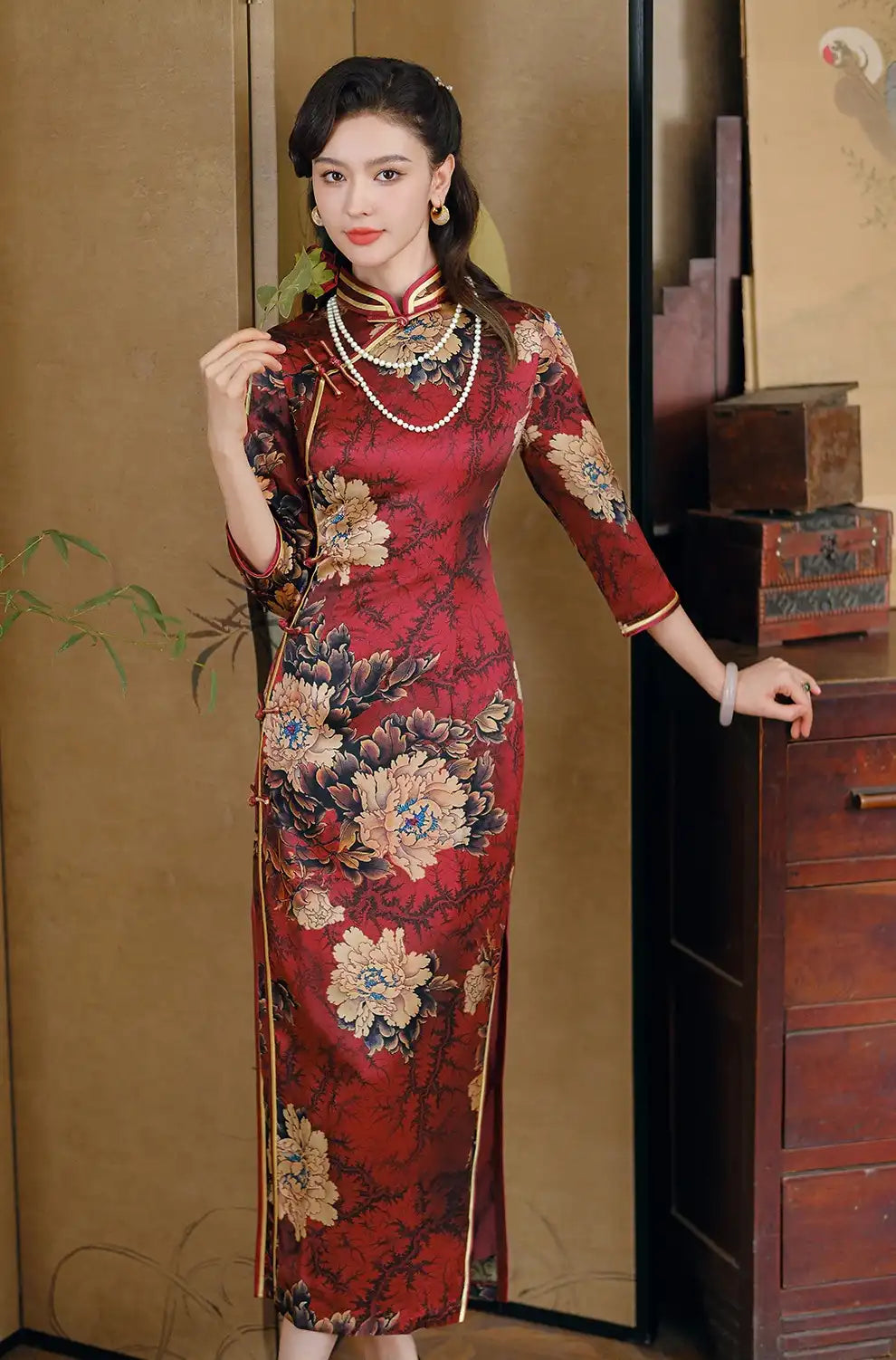 Red 3/4 Long Sleeves Floral Silk Qipao | Peony