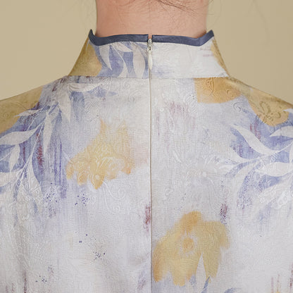 Ärmelloses Qipao-Kleid mit Blumenmuster | Goldenes Blütenblatt