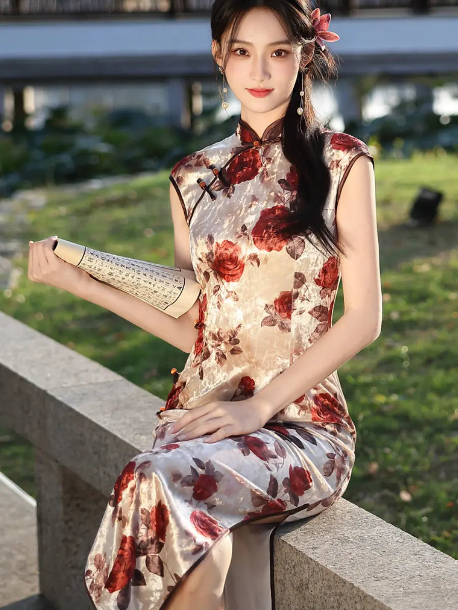 Retro Sleeveless Red Rose Velvet Qipao