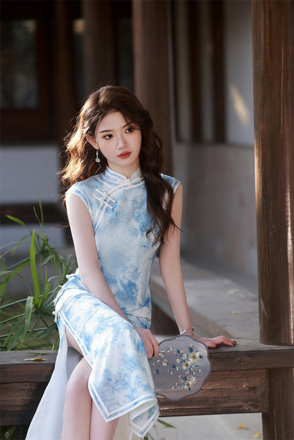 Robe Qipao sans manches bleu ciel et blanche