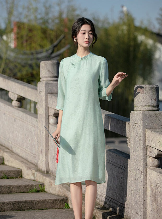 Lockeres Cheongsam-Qipao-Kleid mit grünem Bambusblätter-Print