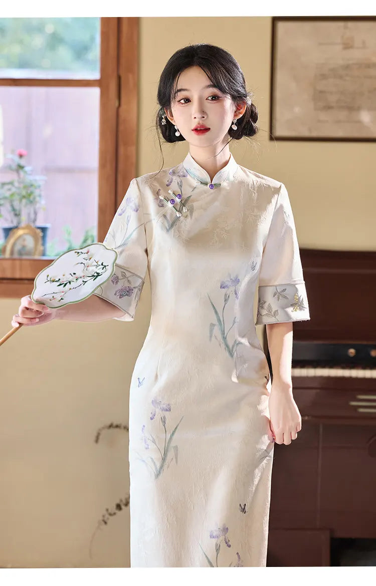 Robe Qipao ivoire à motif floral jacquard et broderies