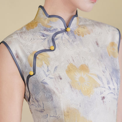 Ärmelloses Qipao-Kleid mit Blumenmuster | Goldenes Blütenblatt