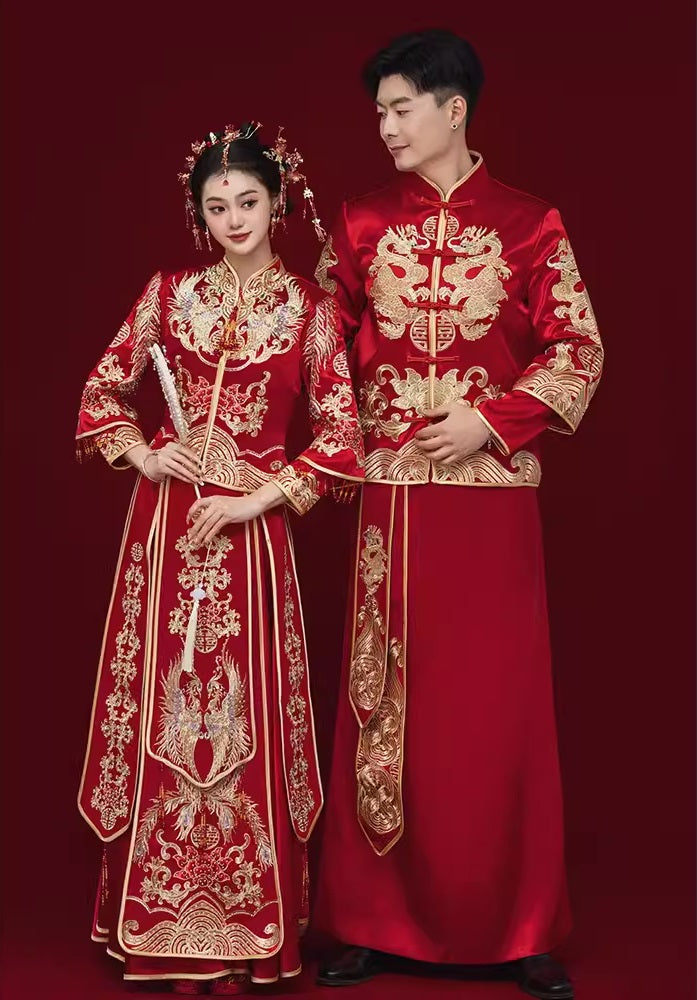 couple in Traditional Chinese Wedding Phoenix Qun kwa Gua and dragon tang suit Ma Gua Set