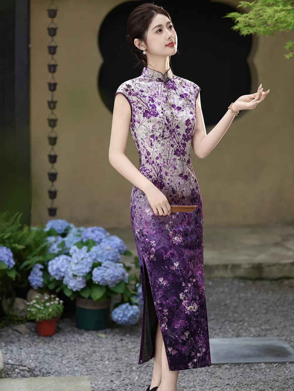 Gradient Purple Floral Velvet Sleeveless Modern Qipao