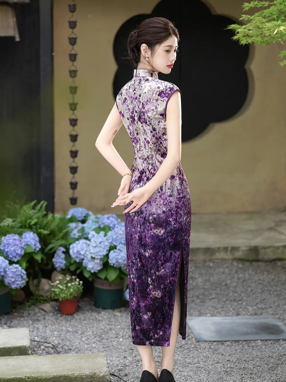 Gradient Purple Floral Velvet Sleeveless Modern Qipao