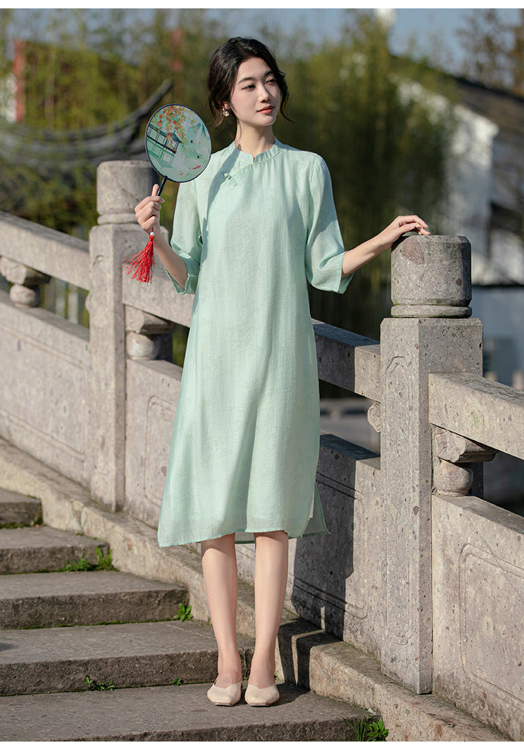 Lockeres Cheongsam-Qipao-Kleid mit grünem Bambusblätter-Print