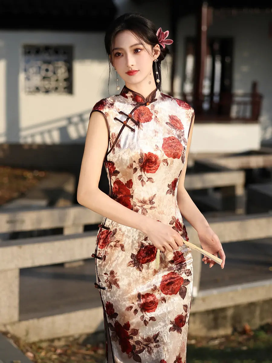 Retro Sleeveless Red Rose Velvet Qipao