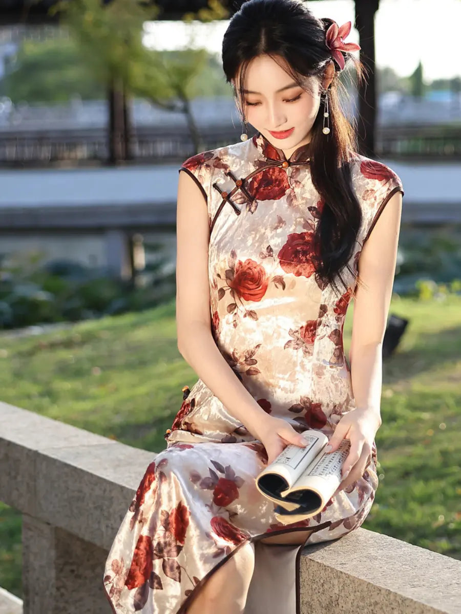 Retro Sleeveless Red Rose Velvet Qipao