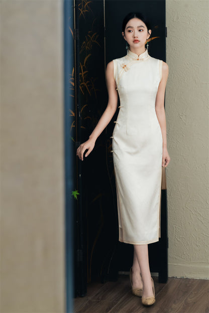 Model in White Floral Jacquard Sleeveless Qipao Cheongsam Dress standing
