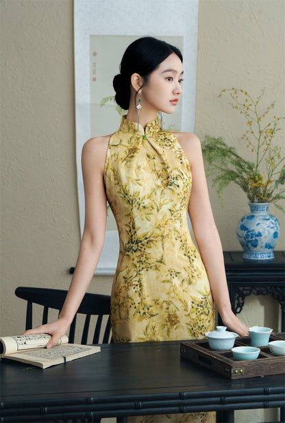 Robe Qipao Midi Cheongsam à Fleurs Jaune Radieuse à Col Halter