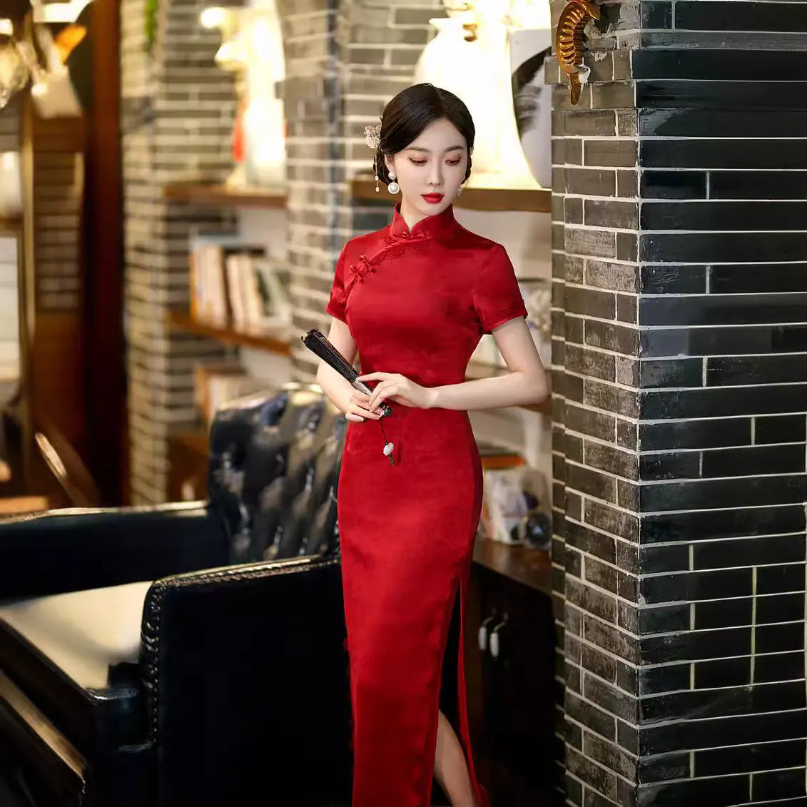Robe longue Qipao Cheongsam à fleurs rouges avec bordure en dentelle