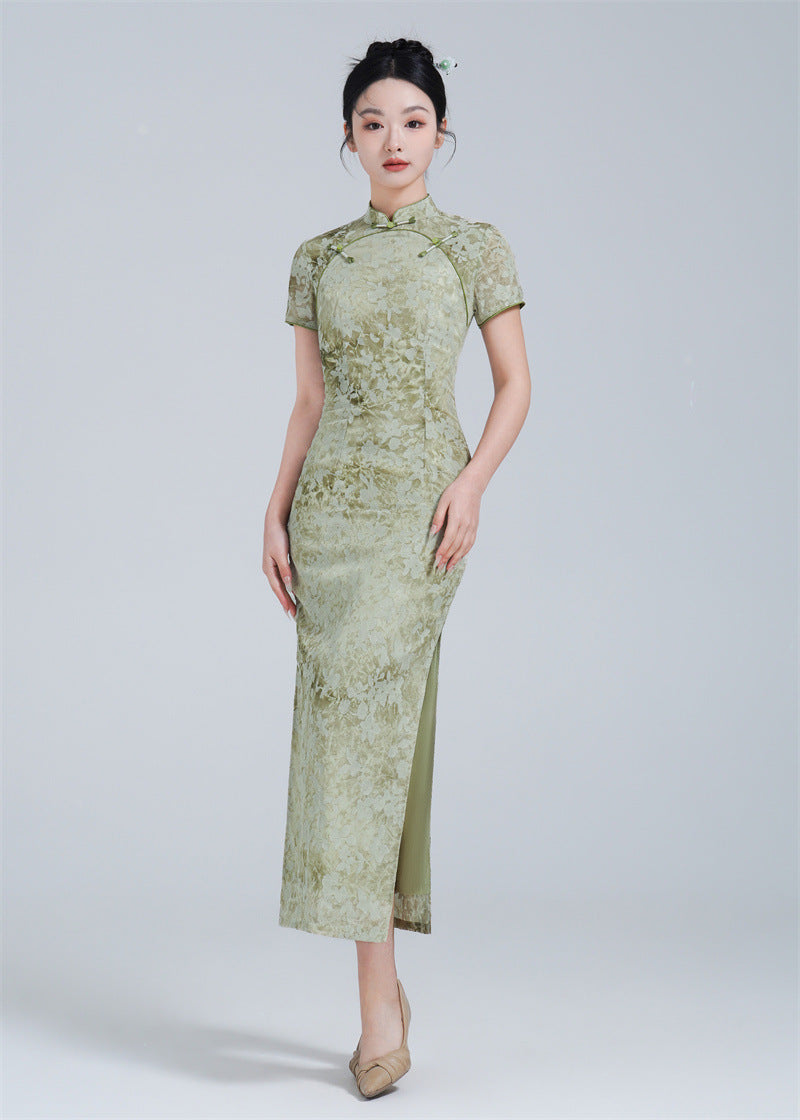 Robe Qipao fleurie verte en sourdine