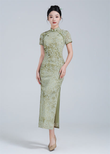 Robe Qipao fleurie verte en sourdine