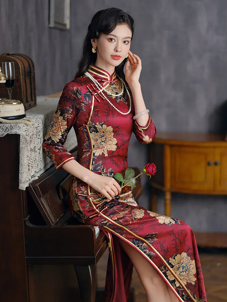 Red 3/4 Long Sleeves Floral Silk Qipao | Peony
