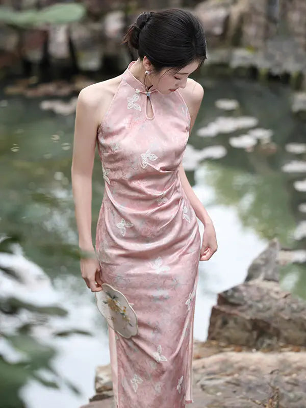 Modernes chinesisches Pastell-Blumen-Neckholder-ärmelloses Qipao