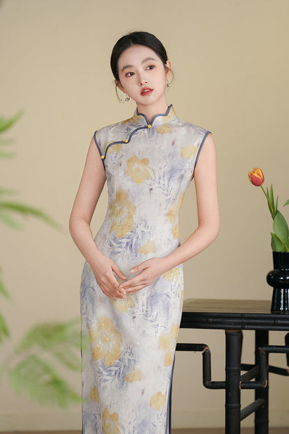 Ärmelloses Qipao-Kleid mit Blumenmuster | Goldenes Blütenblatt