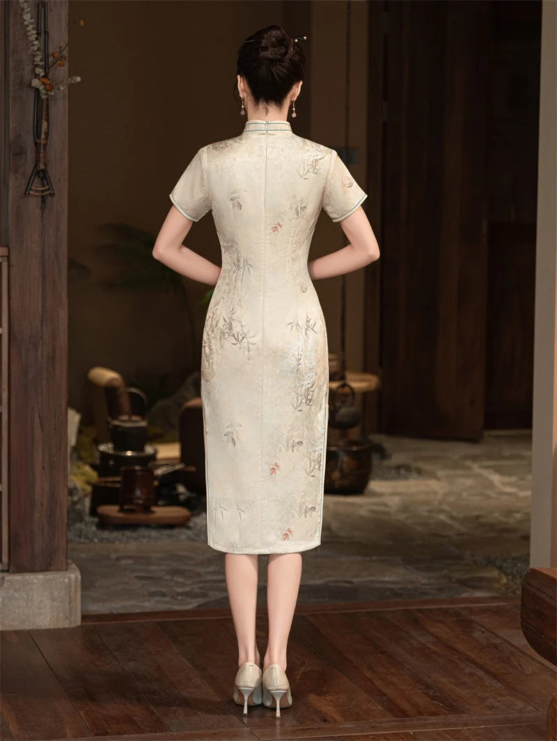 Robe Qipao Cheongsam à motif de roses blanches