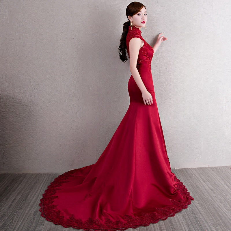 Model in Red bridal qipao cheongsam side