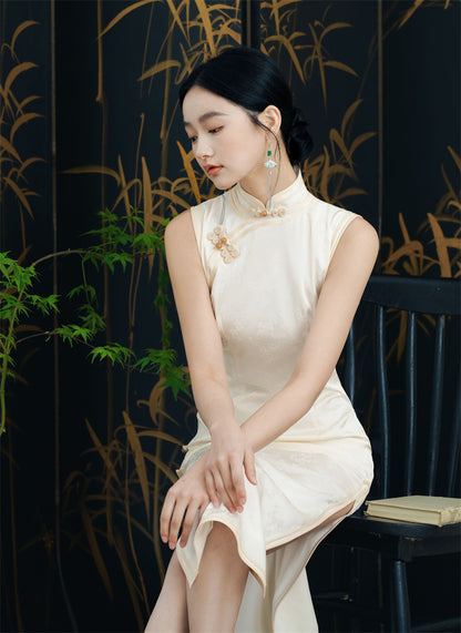 Model in White Floral Jacquard Sleeveless Qipao Cheongsam Dress sitting