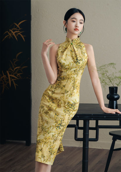 Robe Qipao Midi Cheongsam à Fleurs Jaune Radieuse à Col Halter