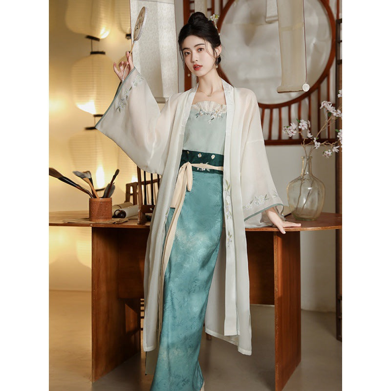 Dreiteiliges Hanfu-Kleid aus der Song-Dynastie mit Stickereien in Blaugrün und Elfenbein