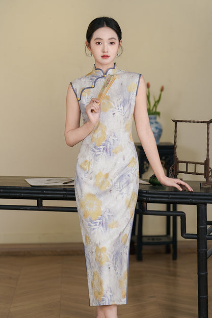Ärmelloses Qipao-Kleid mit Blumenmuster | Goldenes Blütenblatt