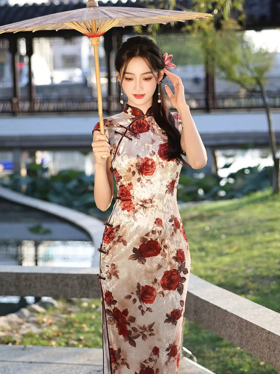 Retro Sleeveless Red Rose Velvet Qipao