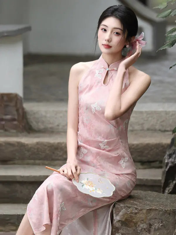 Modernes chinesisches Pastell-Blumen-Neckholder-ärmelloses Qipao