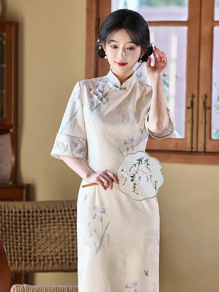 Robe Qipao ivoire à motif floral jacquard et broderies