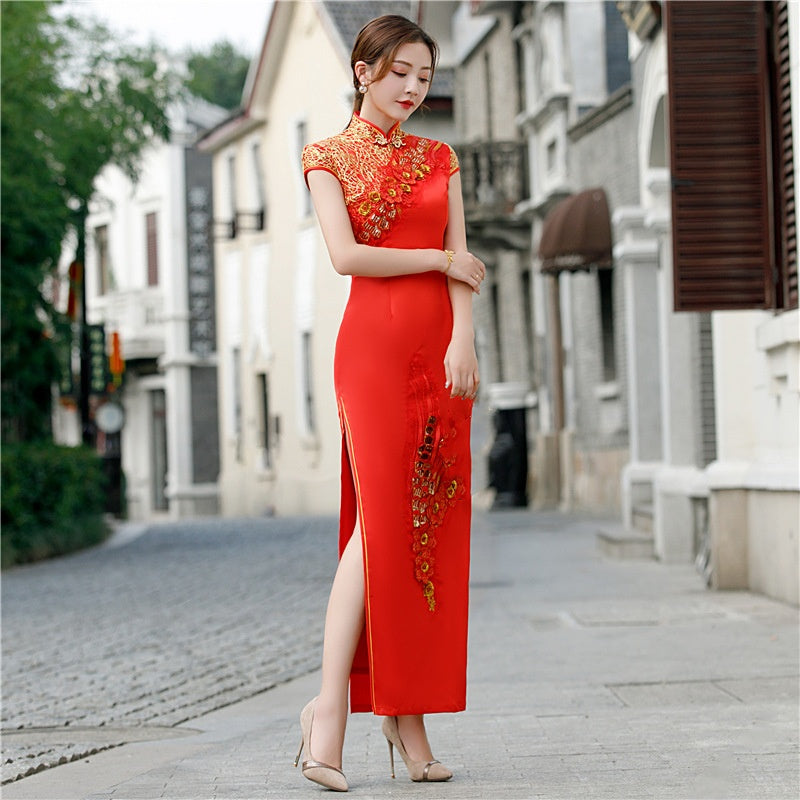 model in Red and gold floral qipao cheongsam dress 