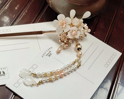 Oriental Floral Jade Look-Alike Hair Stick with Pearl Tassel