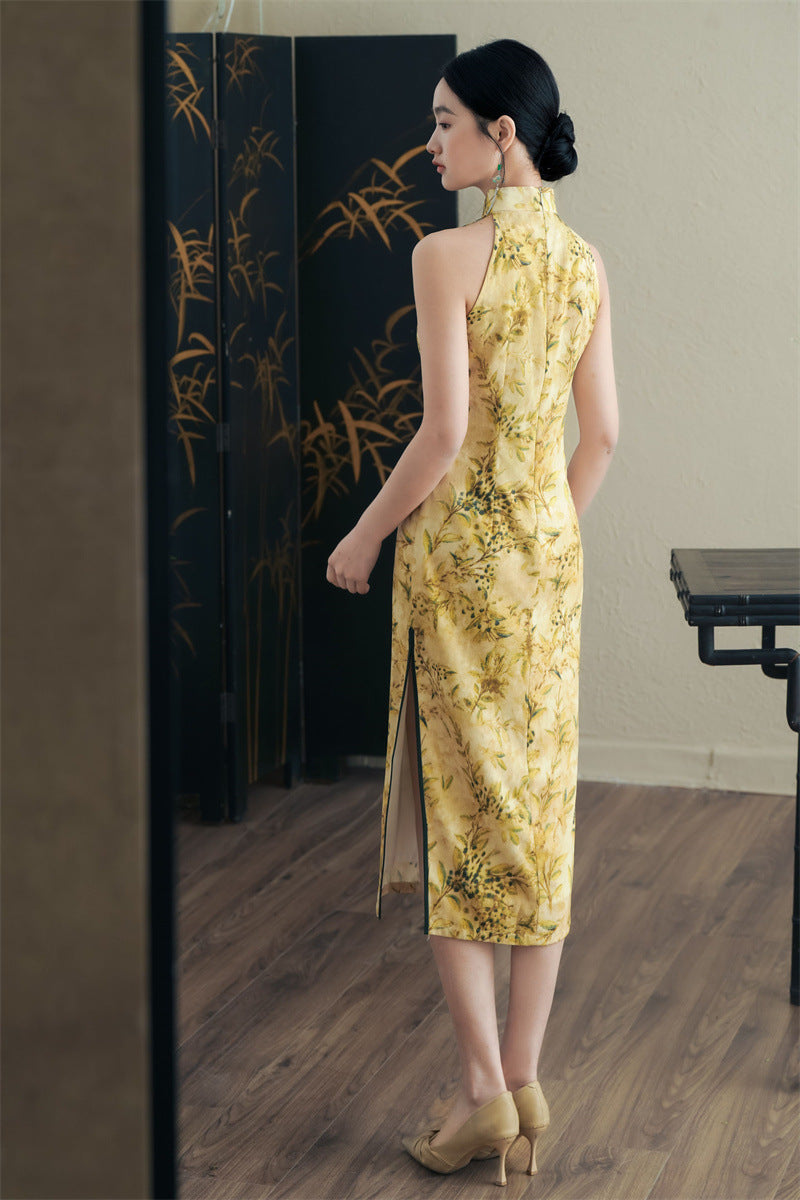 Robe Qipao Midi Cheongsam à Fleurs Jaune Radieuse à Col Halter