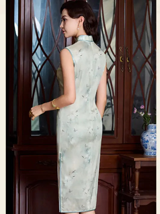Sage Green Modern  Sleeveless Silk Qipao