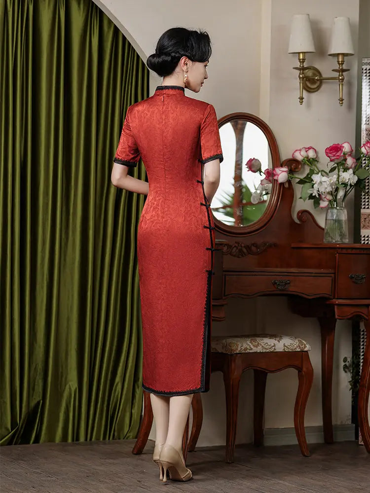 Robe chinoise rouge - Qipao en jacquard floral en soie de mûrier