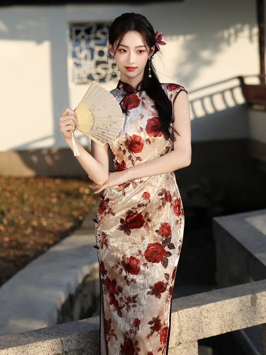 Retro Sleeveless Red Rose Velvet Qipao