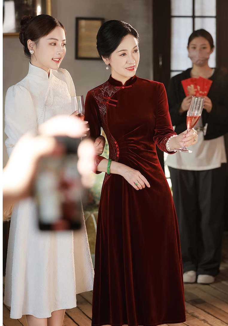 Modernized Chinese Long Sleeves A-Line Velvet Cheongsam Qipao Dress